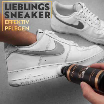 Der Whitener wird mit dem Applikator auf die Sohle eines weißen Sneakers aufgetragen